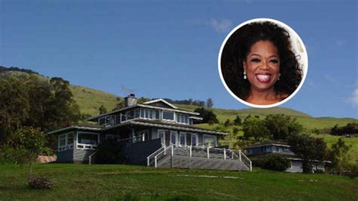 10 Celebrities Living on Island Time