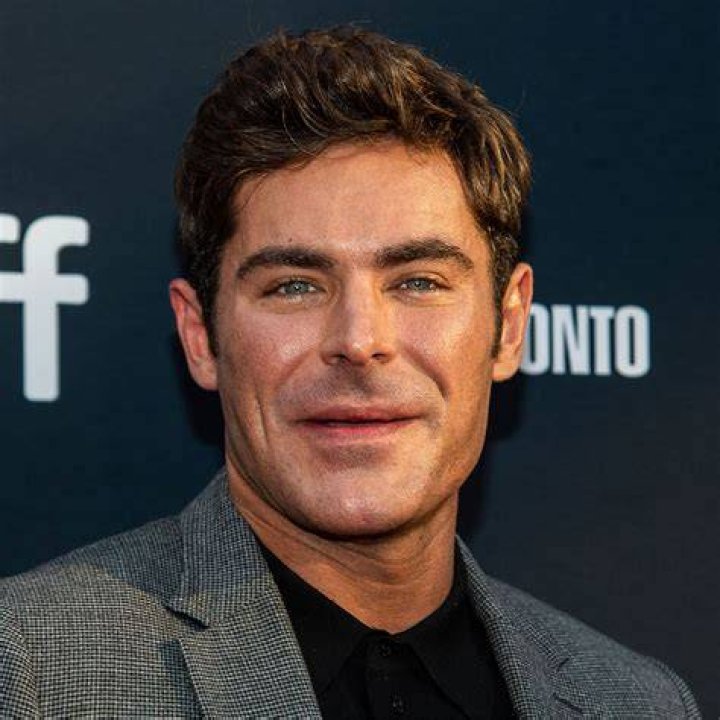 10 Pics of Dylan Efron, Zac Efron's Handsome Brother Gluwee