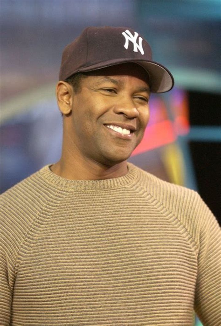 100+ TRL Moments That Will Bring You Right Back to the Early 2000s Hip hop outfits, Party