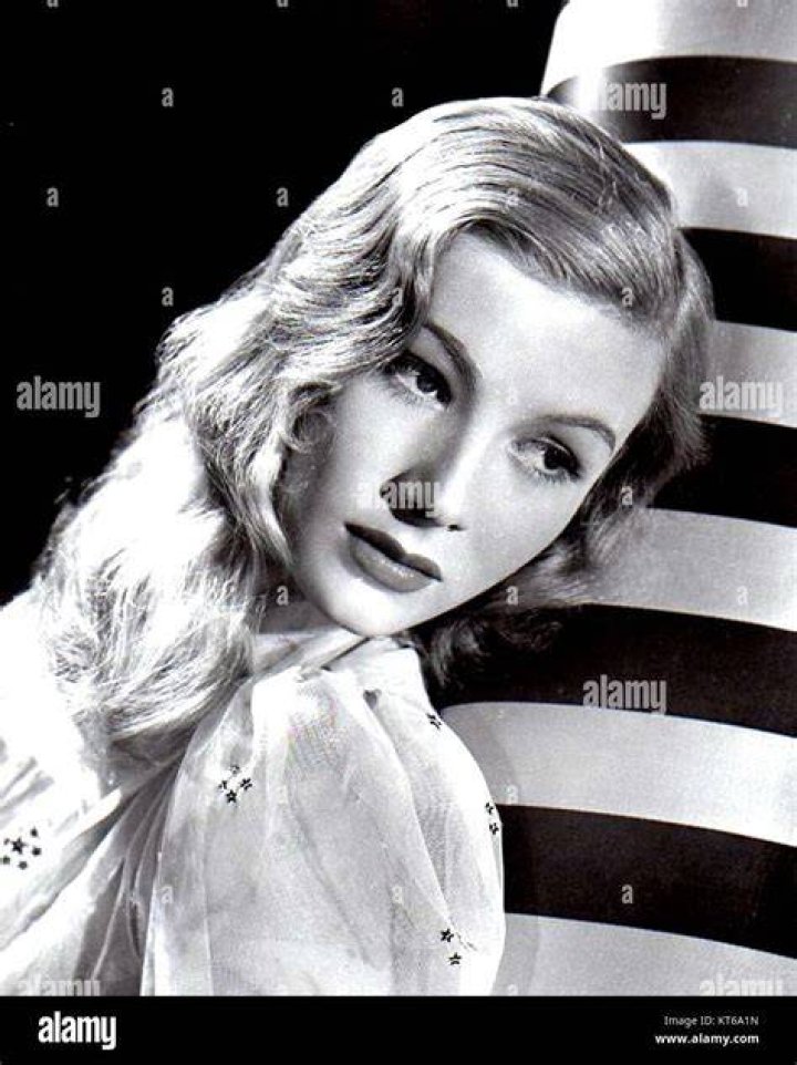 1940s actress Veronica Lake with her first child Elaine Detlie