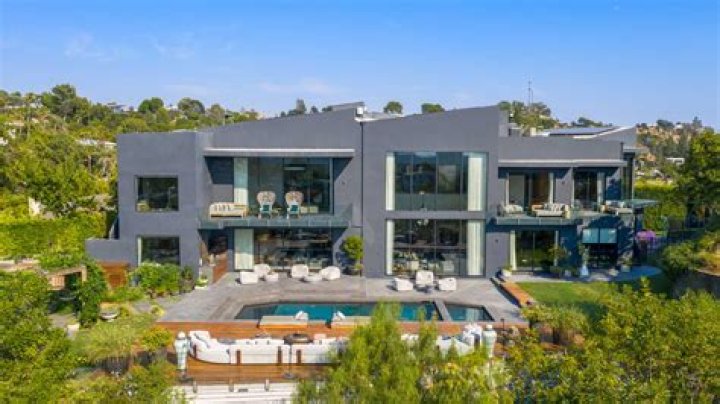 2020 TOP TEN CELEBRITY HOMES! LIVING