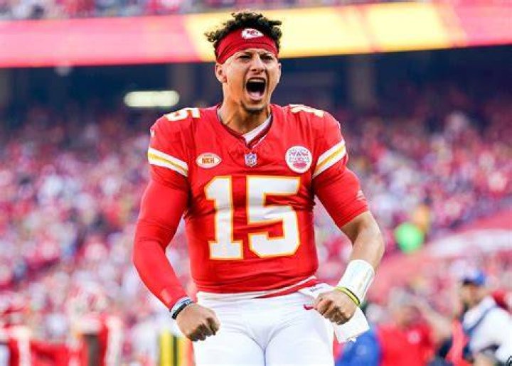 Aaron Rodgers, Patrick Mahomes back for new round of State Farm commercials