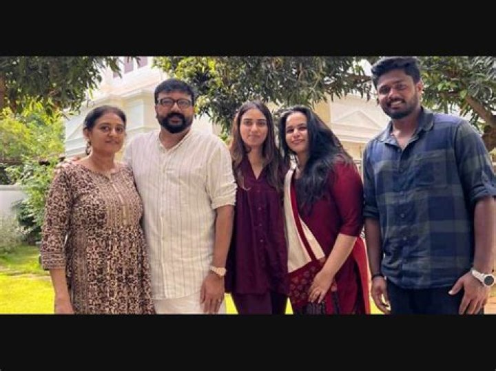 Actor Jayaram shares a lovely picture with his wife Parvathy