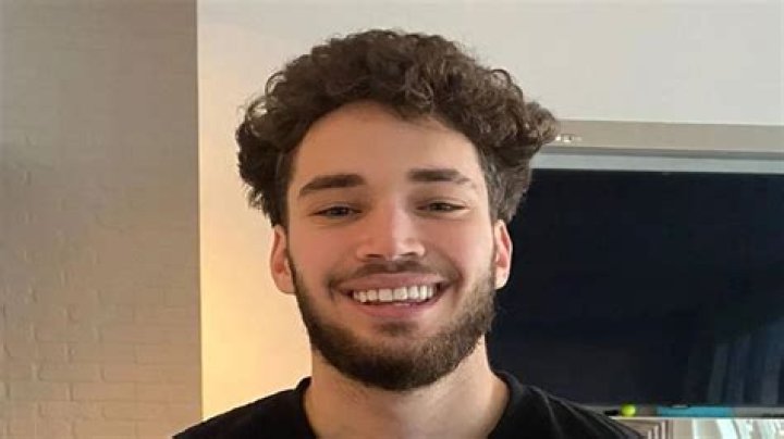 Adin Ross Announces Move to New Streaming Platform