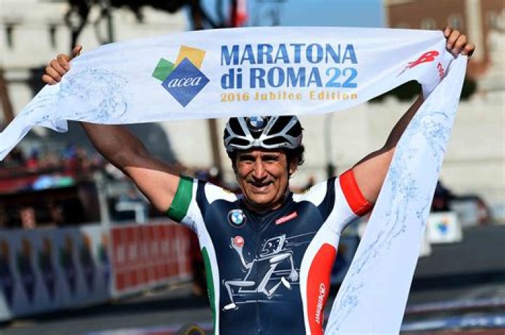 Alex Zanardi Wins Rome Marathon, Sets New Record