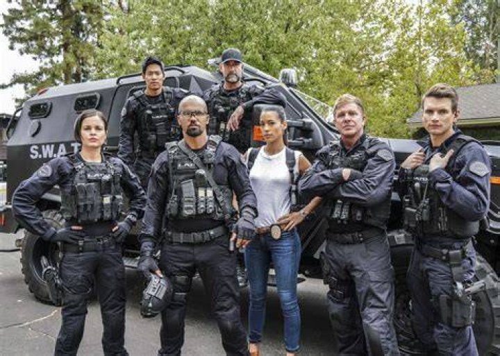 all new 1/31/19 swatcbs Lina esco, Shot hair styles, Lina