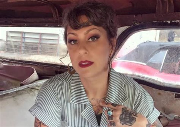 American Pickers&rsquo; Danielle Colby shares naked photo of herself in the