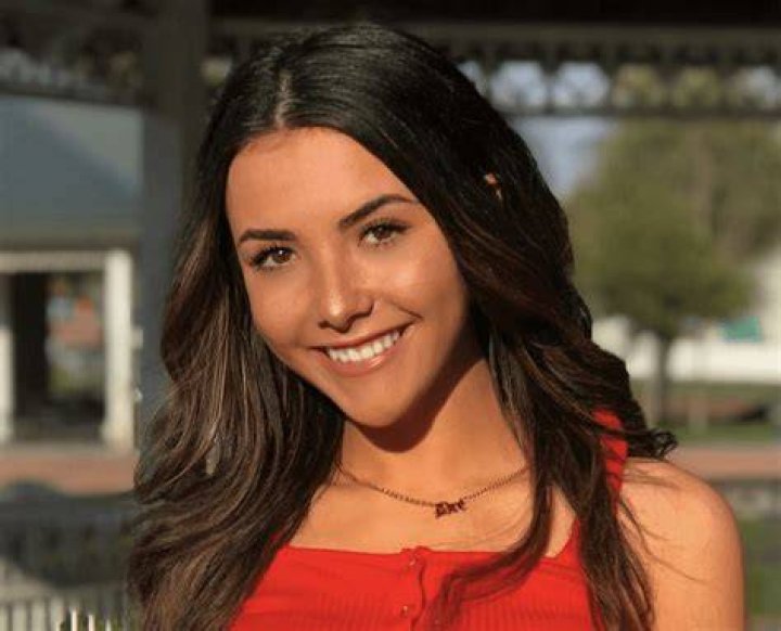 Andrea Botez Net Worth, Age, Height, Weight, Early Life, Career, Dating, Bio, Facts Millions