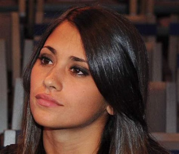 Antonella Roccuzzo Lionel Messi S Wife Bio Age Height Career Net My