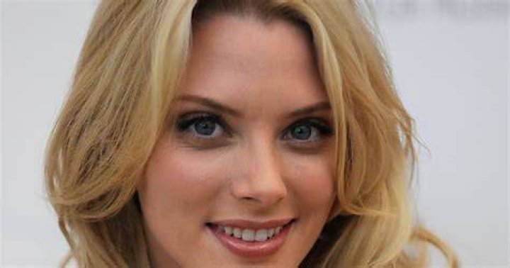 April Bowlby summary Film Actresses