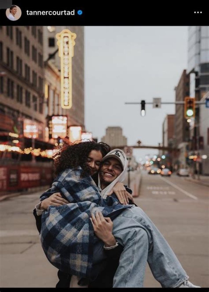 Are tanner and Olivia dating? r/bachelorinparadise