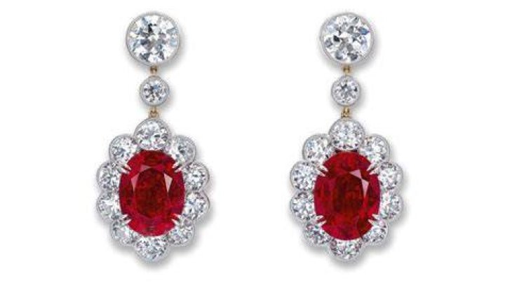 Arpita Khan Diamond earrings worth INR5 lacs stolen famous