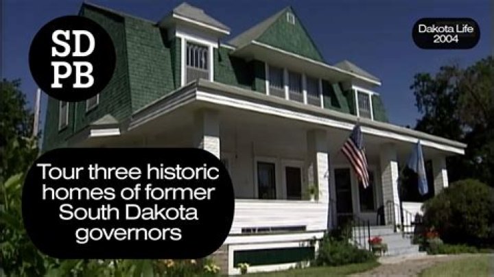 As South Dakota governor struggles at home, her White House chances