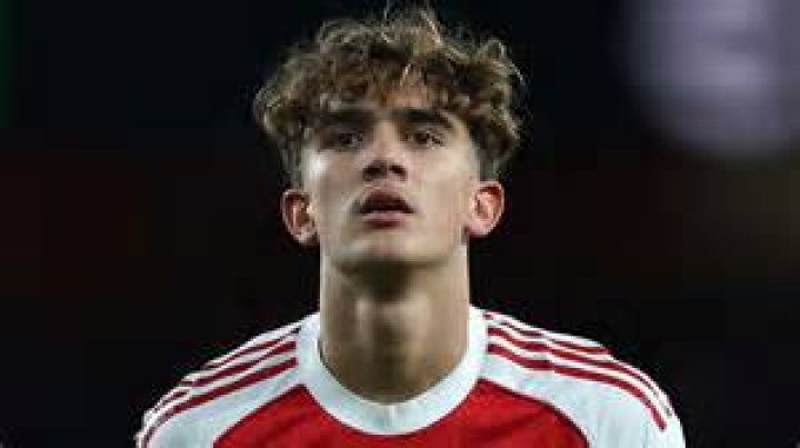 Barcelona boss Xavi compares recordbreaking teen Yamine Lamal to