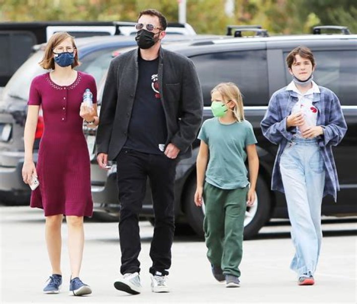 Ben Affleck Smiles For Driver's Lesson With 15YearOld Daughter As Jen