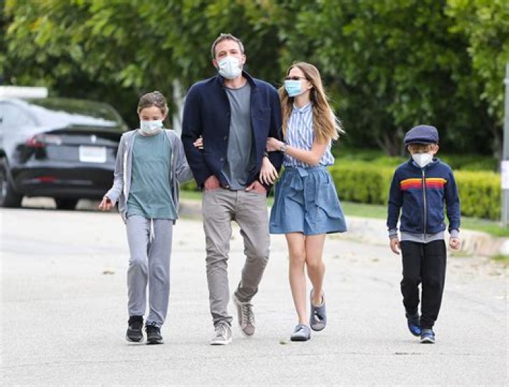 Ben Affleck Wears Cole Kicks With Kids Violet, Seraphina & Sam