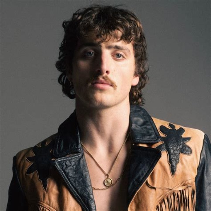 Benson Boone, Noah Kahan, And Pop's New Folk Wave