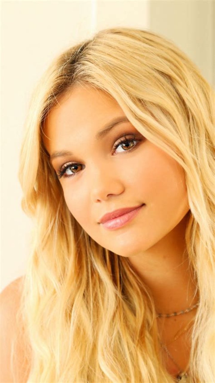 Blonde, actress, beautiful smile, Olivia Holt, celebrity, 1080x1920 wallpaper Olivia holt