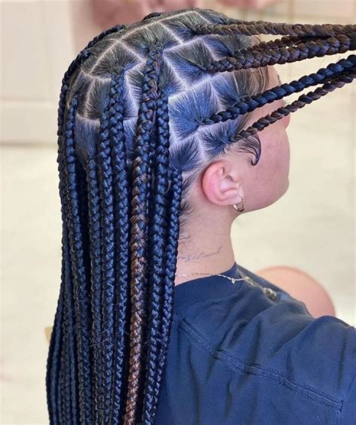 Blue Ombr&eacute; Knotless Braids in 2020 Blue ombre, Hair styles, Hair wrap