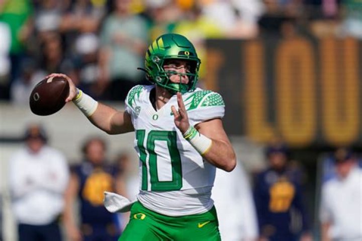 Bo Nix appreciates Oregon Ducks billboard ad campaign, says he came