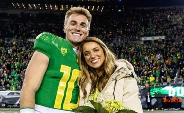 Bo Nix Net Worth, Biography, Age, Height, Girlfriend, Wiki