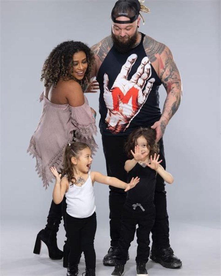 Bray Wyatt esposa, qui&eacute;n es y cu&aacute;ntos a&ntilde;os tiene la pareja del luchador