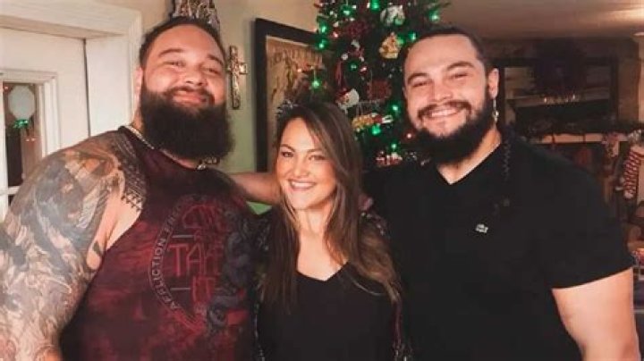 Bray Wyatt Siblings Meet Sister Mika Rotunda, and Brother Bo Dallas