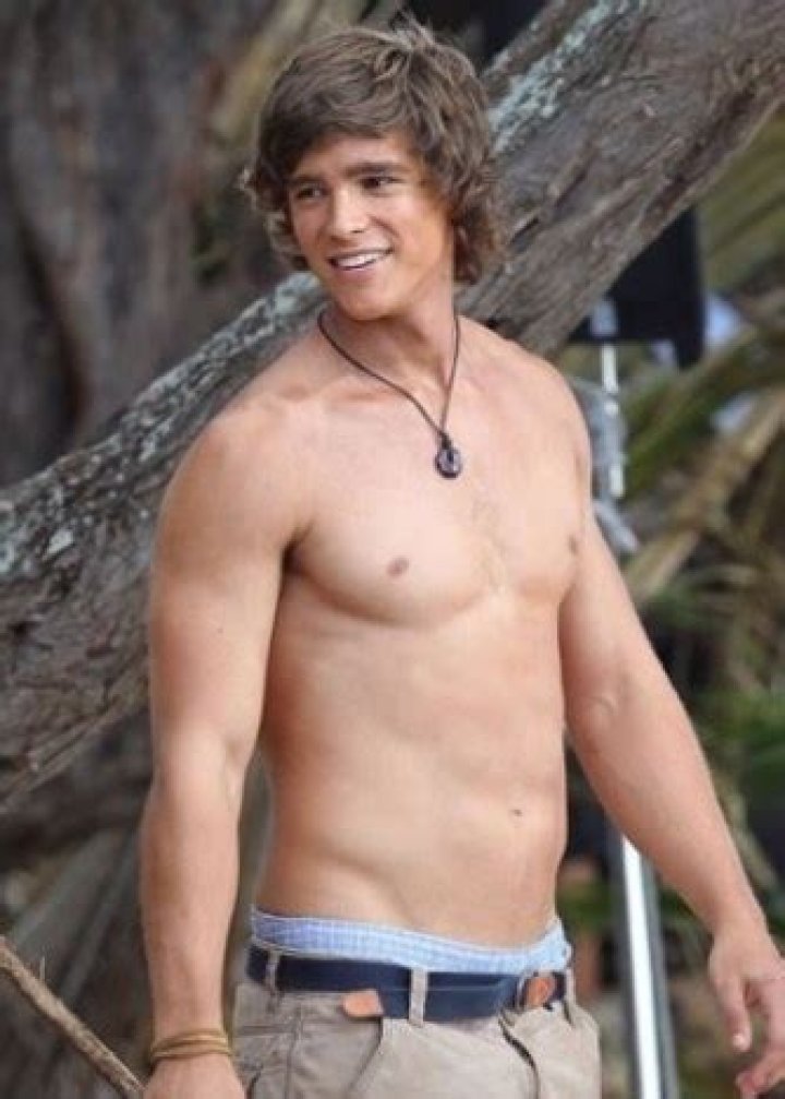 Brenton Thwaites weight, height and age. We know it all!