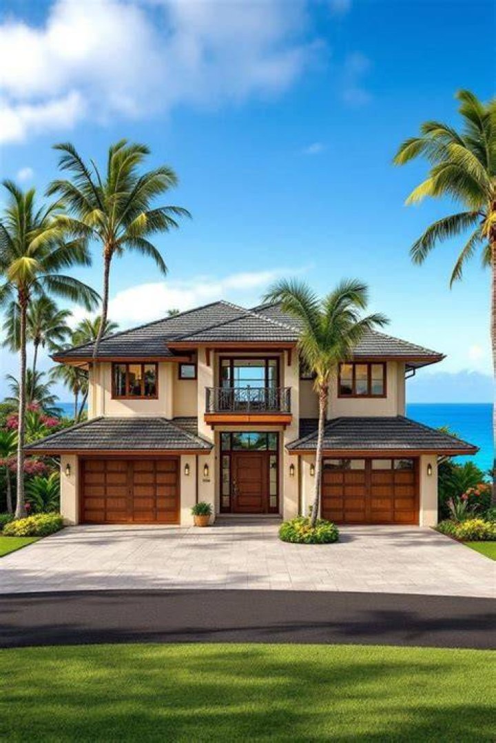 Bright blue Hawaiian home House under construction, Horton homes