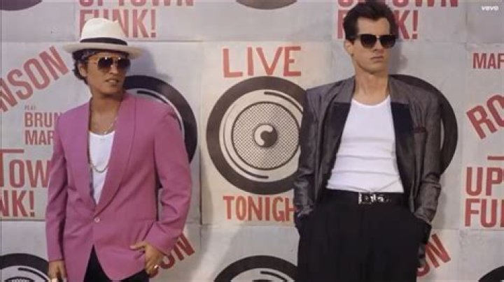 Bruno Mars y Mark Ronson llegan al primer lugar de Billboard Hot 100 Zona Pop Peru taylor