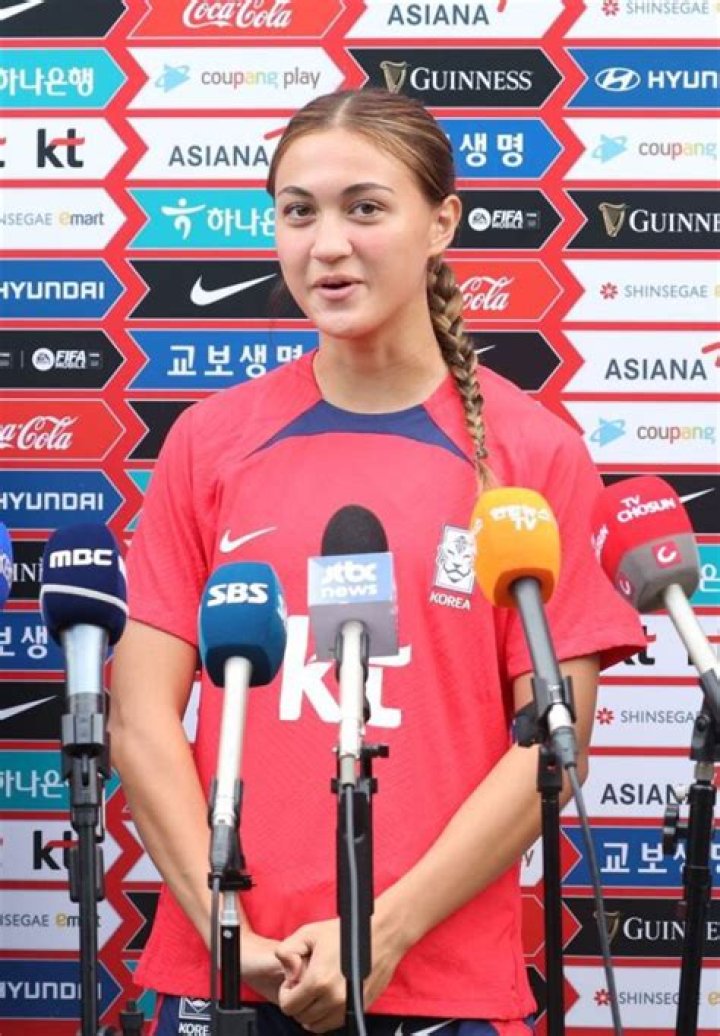 Casey Phair Parents Ethnicity, Nationality & Age Revealed