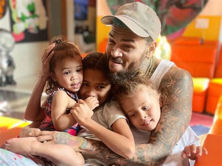Chris Brown&rsquo;s Mom &mdash; Singer Trying To Repair Relationship With His Mom In Rehab Hollywood Life
