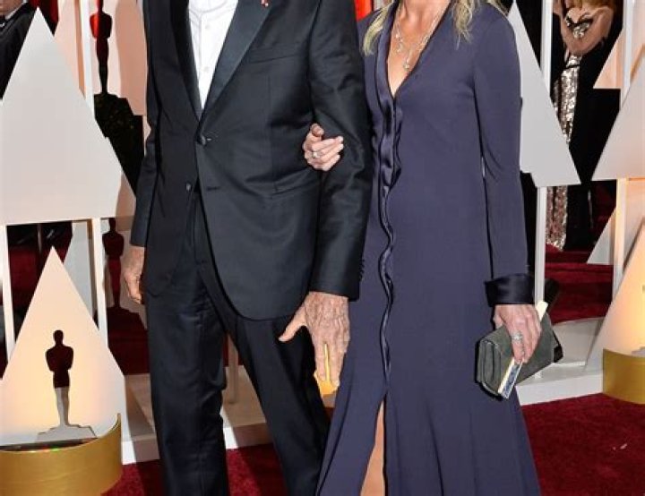 Clint Eastwood Brings Girlfriend Christina Sandera to Oscars 2015