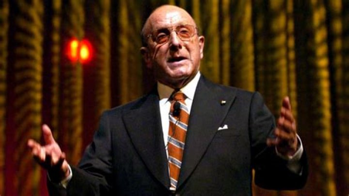 Clive Davis opens up about Whitney Houston's romance with assistant