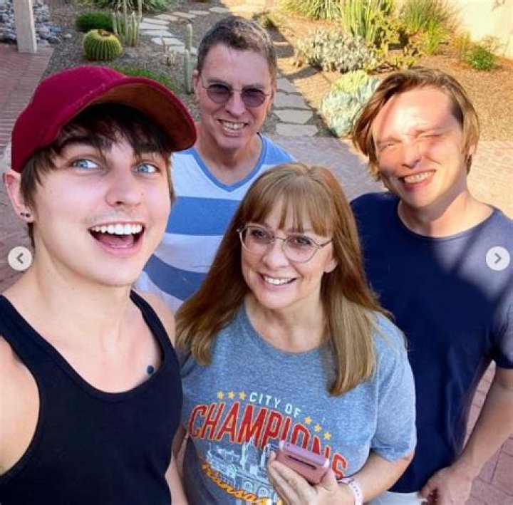 Colby Brock Age, Height, Girlfriend, Family, Phone Number And Biography