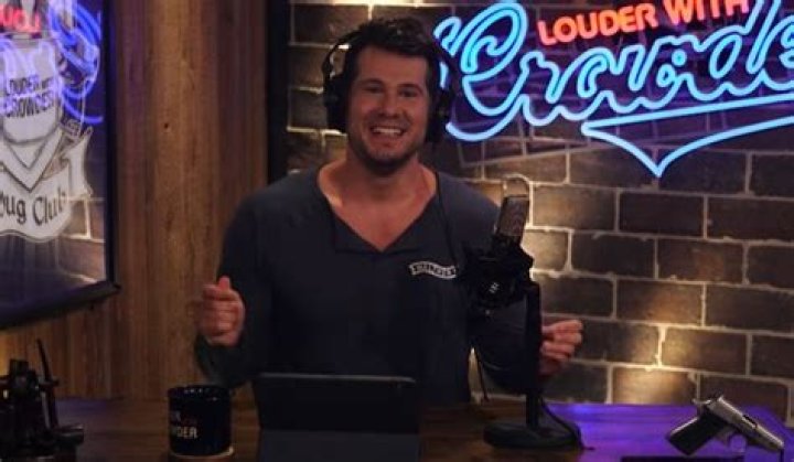 Comedian Steven Crowder's estranged wife Hilary posts cryptic 'divorce