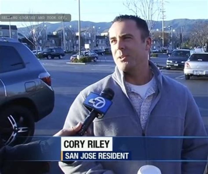 Cory Riley speaks about girlscouts getting robbed r/ScamandaPodcast