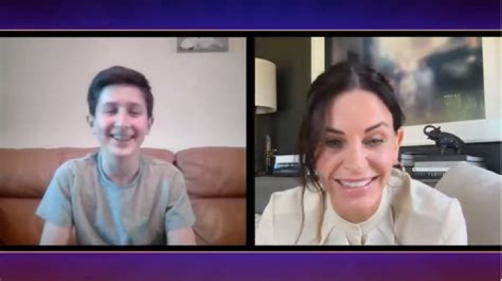 Courteney Cox surprises Borehamwood teen who cancelled Friendsthemed