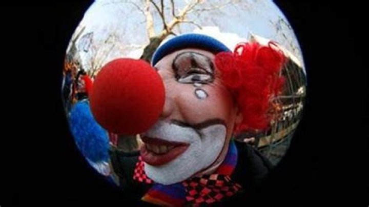 Creepy clown freaks out town, goes viral Fox News