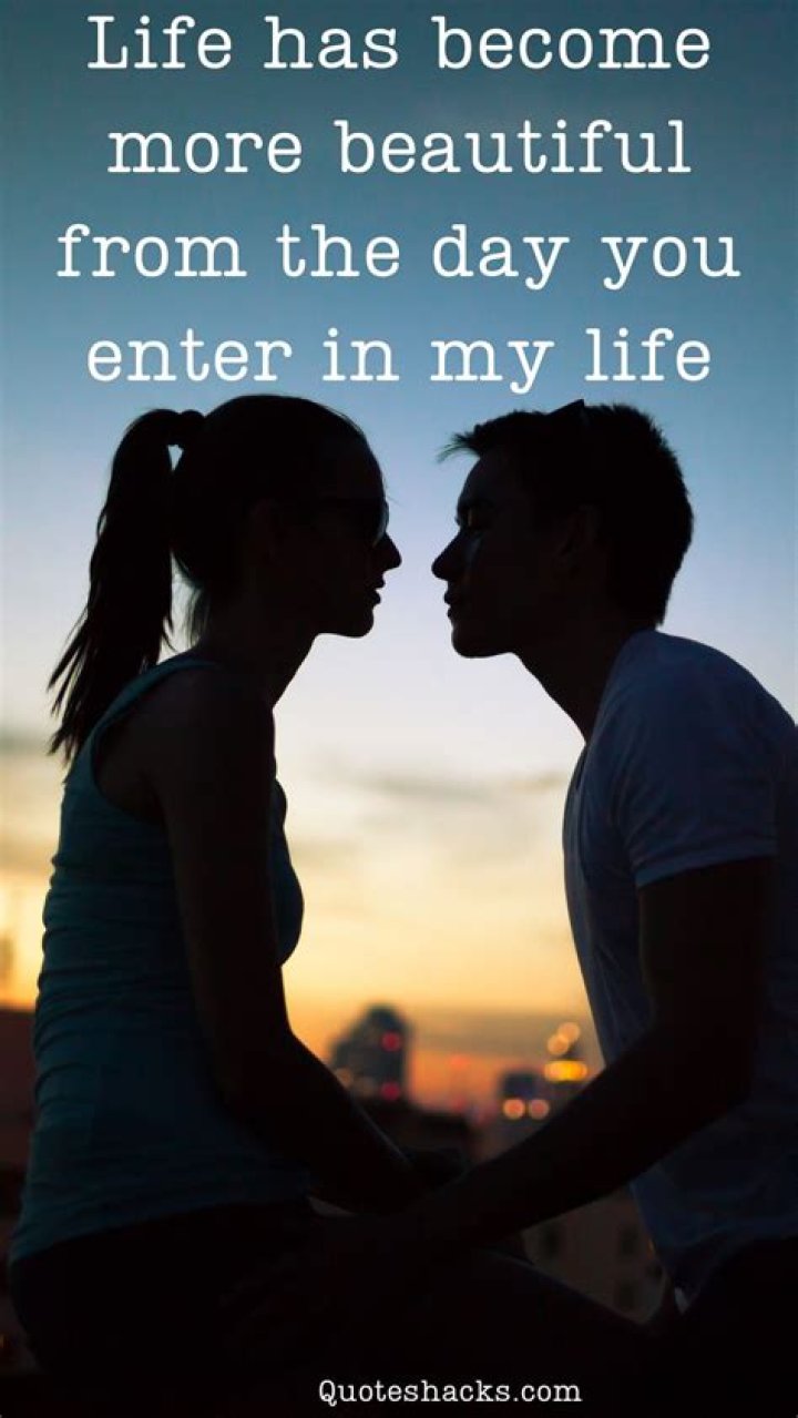 Cute romantic couple quotes to express your love and share feelings in