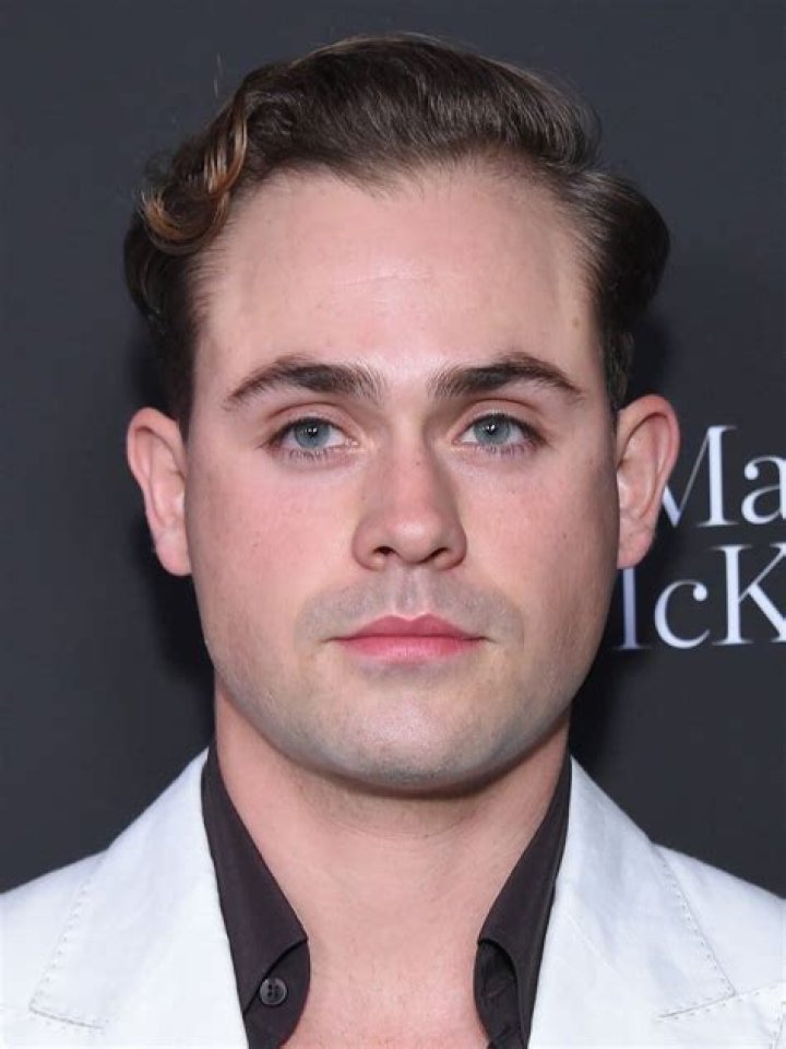 Dacre Montgomery's Feet