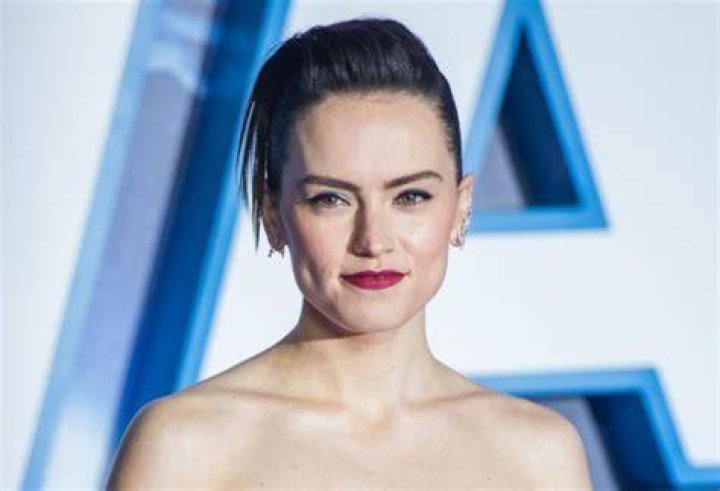 Daisy Ridley Wiki, Height, Weight, Age, Boyfriend, Family, Biography & More