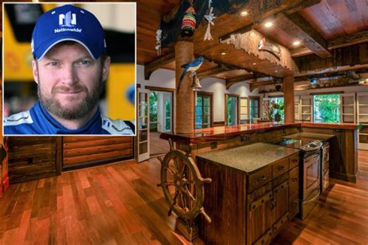 Dale Jr house Celebrity houses, Architecture, Dale earnhardt jr