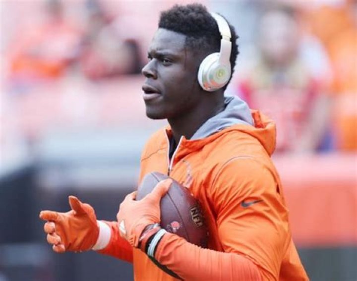 David Njoku scores Browns' first touchdown of game on onehanded catch
