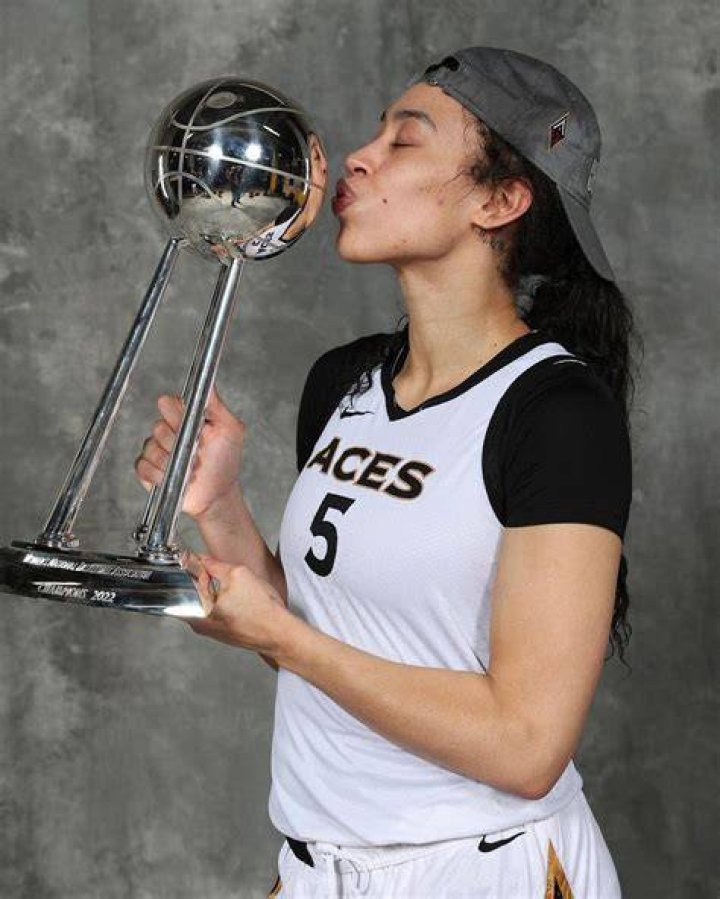 Dearica Hamby suspended three months for 'violent gesture' ESPN
