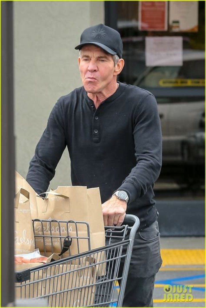 Dennis Quaid Stocks Up On Groceries with Fiancee Laura Savoie Photo