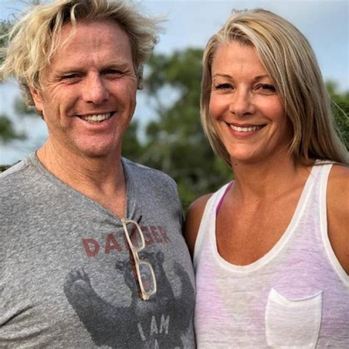 Dermott Brereton divorced from wife, dating a girlfriend now. His net
