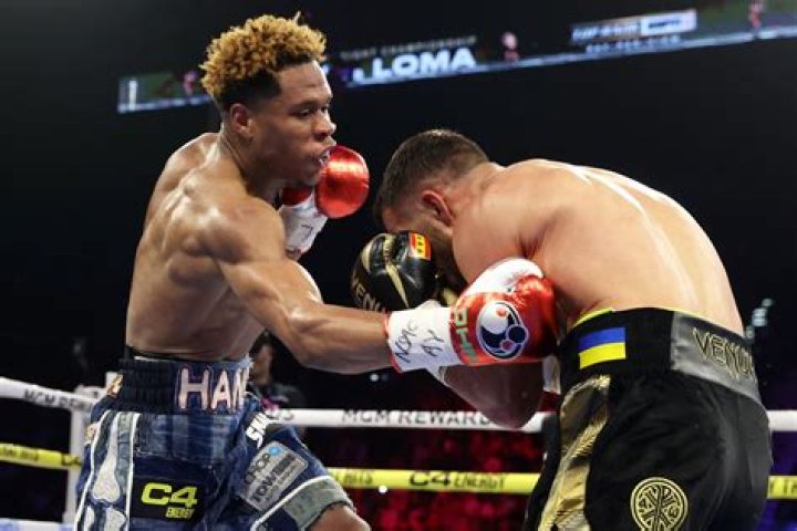 Devin Haney wins close decision over Vasiliy Lomachenko to retain