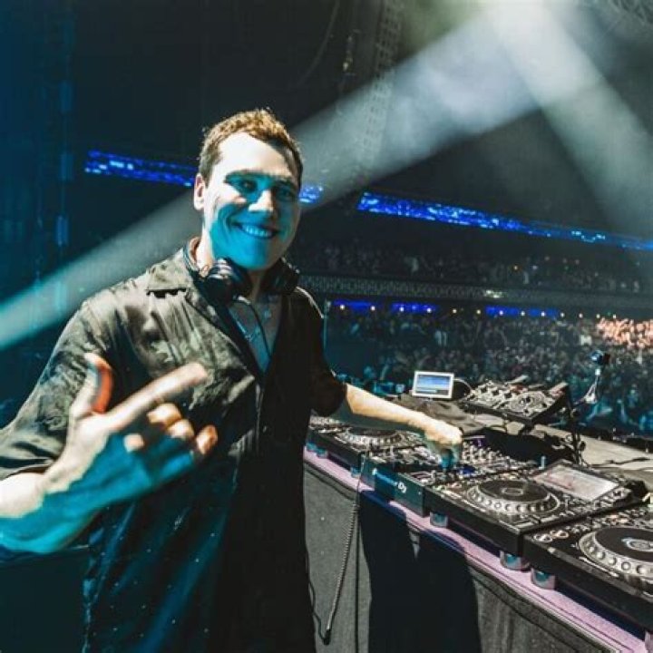 DJ Snake Net Worth 2024 Age, GF, Music Sales and Assets