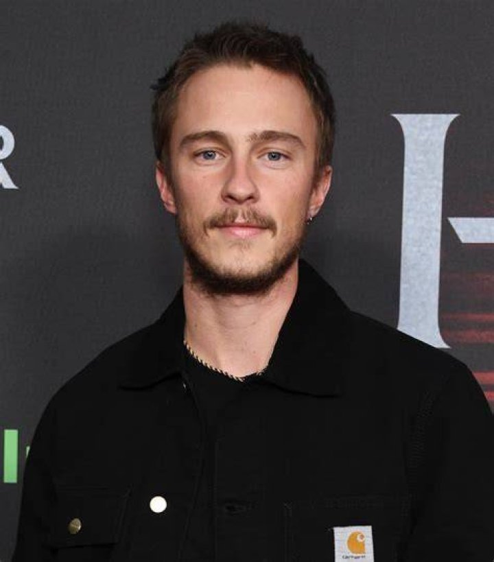 Drew Starkey Biography Age Birthday Facts Height Movi vrogue.co